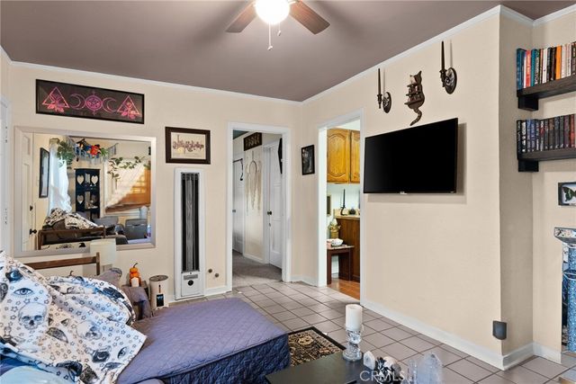 17806 Erwin St, Encino, CA 91316