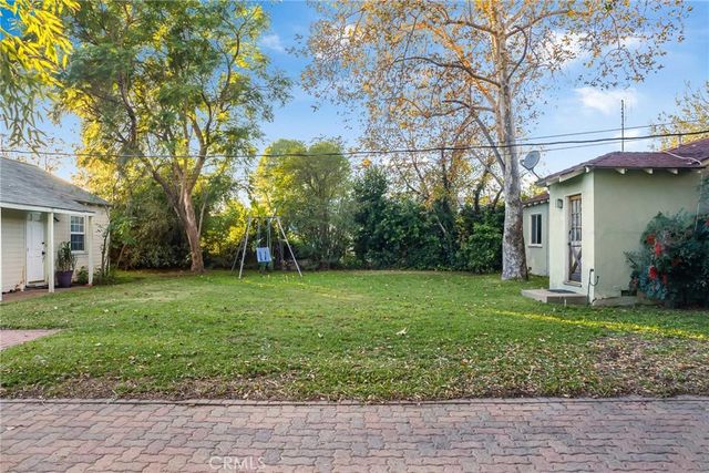17806 Erwin St, Encino, CA 91316