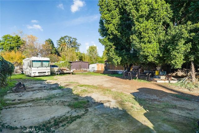 17806 Erwin St, Encino, CA 91316