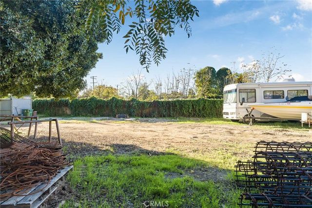 17806 Erwin St, Encino, CA 91316