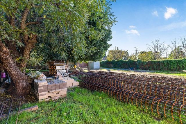 17806 Erwin St, Encino, CA 91316