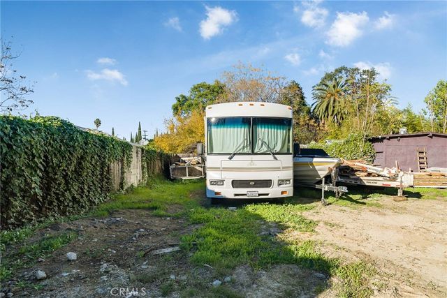 17806 Erwin St, Encino, CA 91316