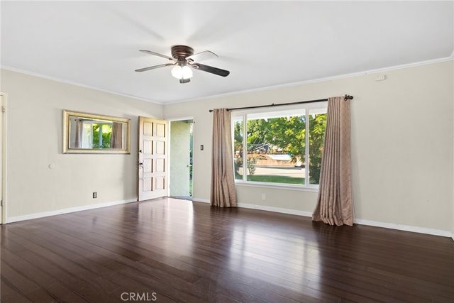 17806 Erwin St, Encino, CA 91316