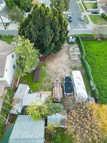 17806 Erwin St, Encino, CA 91316