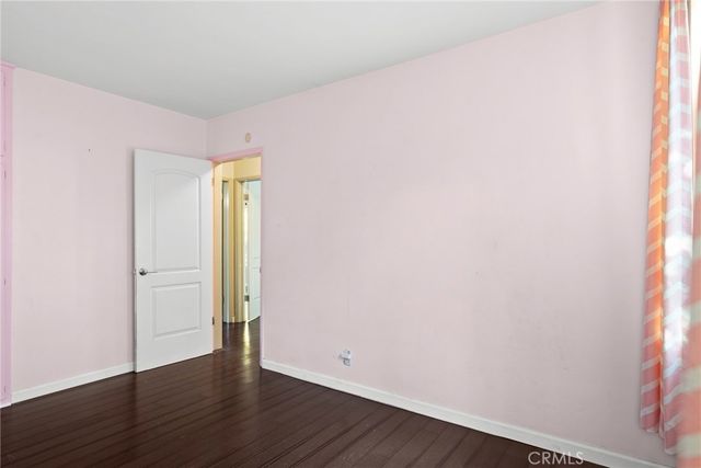 17806 Erwin St, Encino, CA 91316