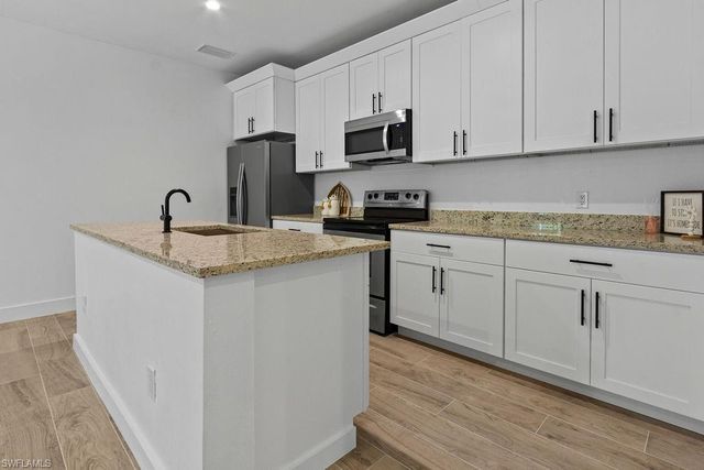 2008 Robert AVE, Alva, FL 33920