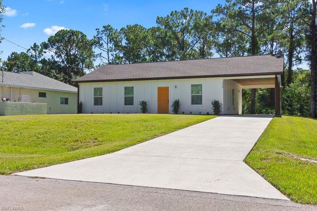2008 Robert AVE, Alva, FL 33920