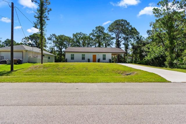 2008 Robert AVE, Alva, FL 33920