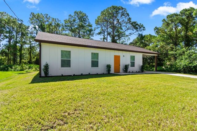 2008 Robert AVE, Alva, FL 33920