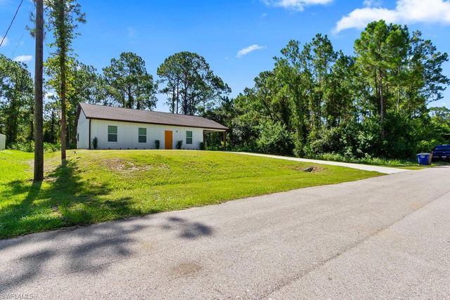 2008 Robert AVE, Alva, FL 33920