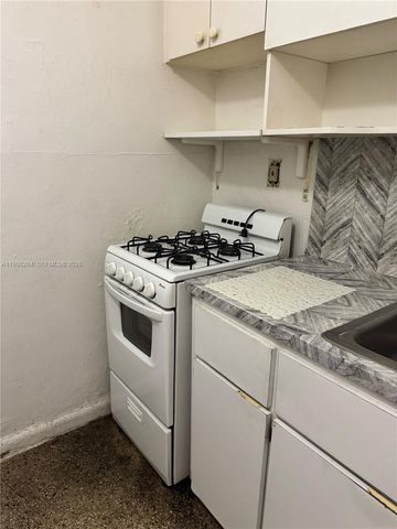 2110 NW 24th St 3, Miami, FL 33142