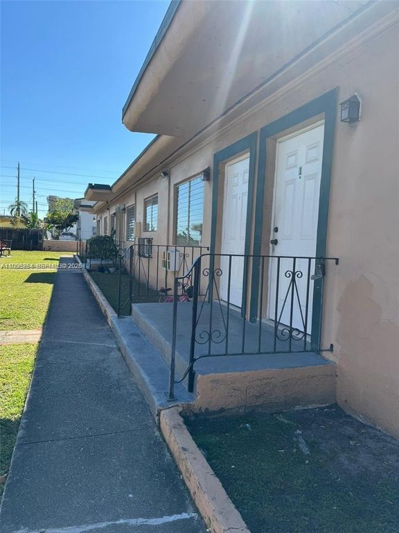 2110 NW 24th St 3, Miami, FL 33142