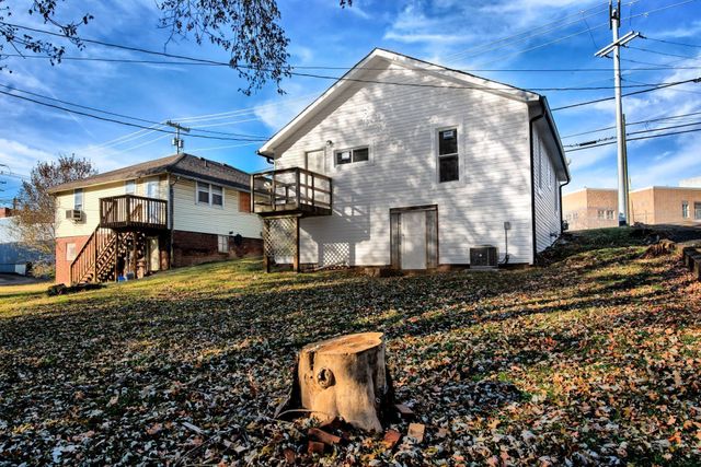 1012 Coulter St, Clarksville, TN 37040