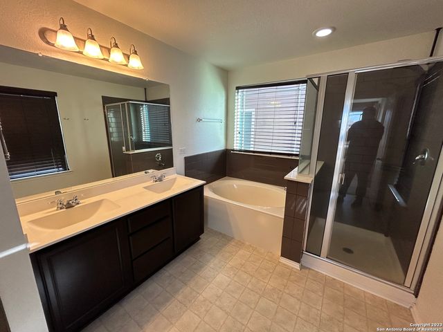 318 PLEASANTON CIR, San Antonio, TX 78221