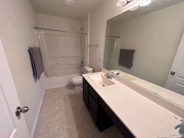 318 PLEASANTON CIR, San Antonio, TX 78221