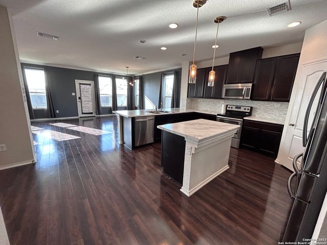 318 PLEASANTON CIR, San Antonio, TX 78221