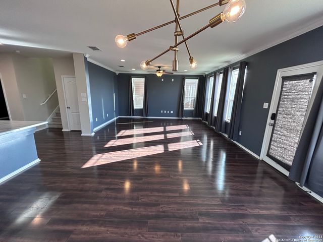 318 PLEASANTON CIR, San Antonio, TX 78221