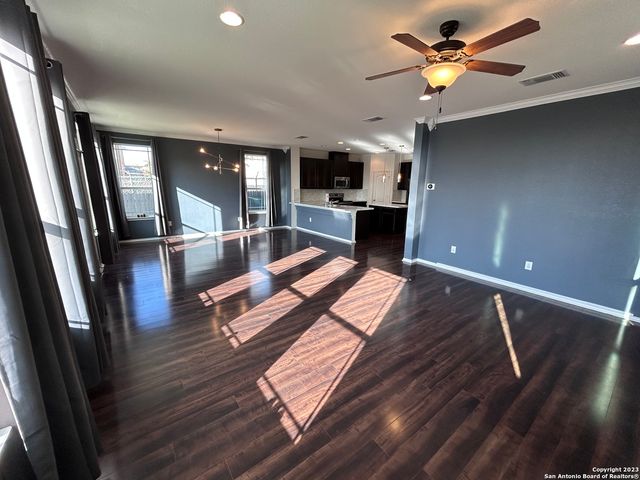 318 PLEASANTON CIR, San Antonio, TX 78221