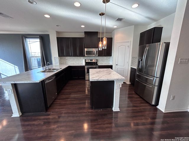 318 PLEASANTON CIR, San Antonio, TX 78221