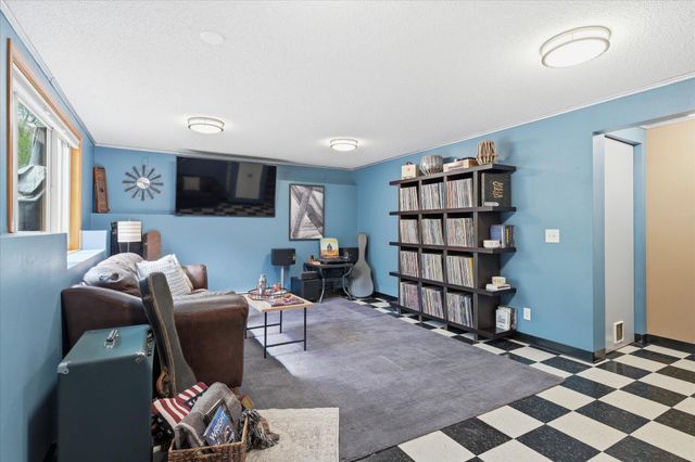 11526 Cottonwood Street NW, Coon Rapids, MN 55448