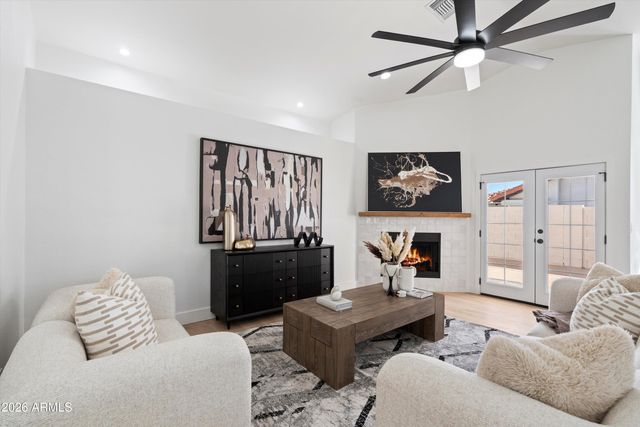 4301 E BETTY ELYSE Lane, Phoenix, AZ 85032