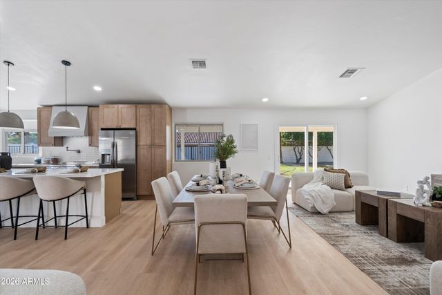 4301 E BETTY ELYSE Lane, Phoenix, AZ 85032