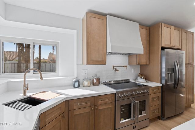 4301 E BETTY ELYSE Lane, Phoenix, AZ 85032