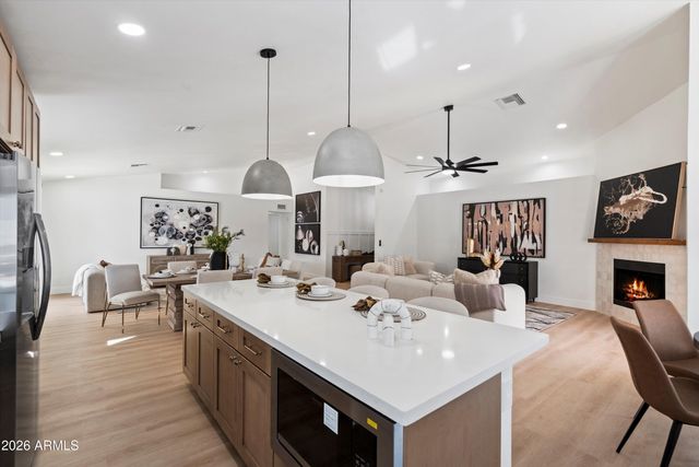 4301 E BETTY ELYSE Lane, Phoenix, AZ 85032