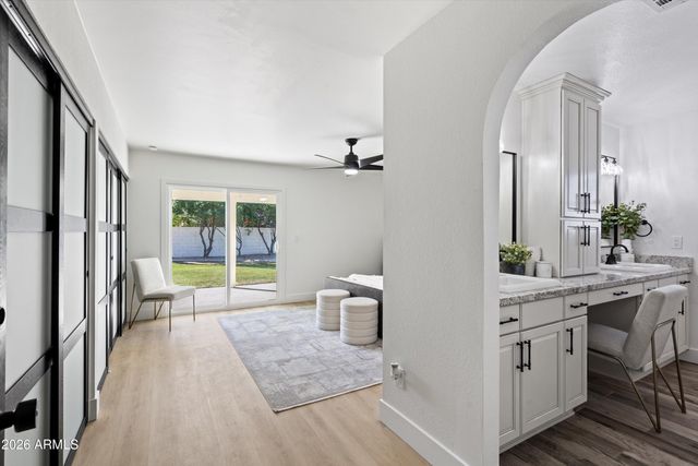 4301 E BETTY ELYSE Lane, Phoenix, AZ 85032