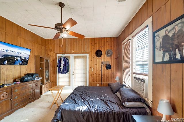 612 E Guadalupe, Runge, TX 78151