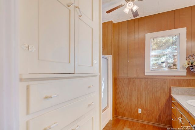 612 E Guadalupe, Runge, TX 78151