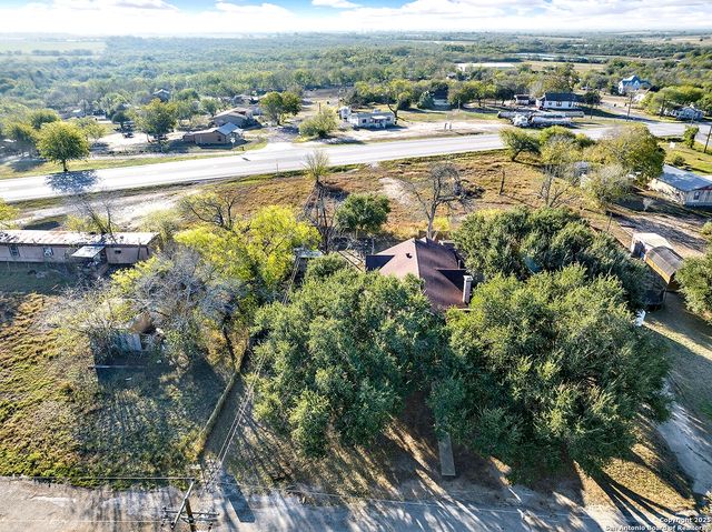 612 E Guadalupe, Runge, TX 78151