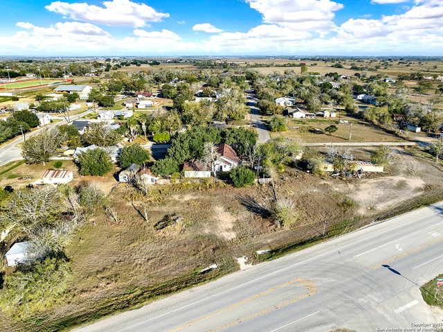 612 E Guadalupe, Runge, TX 78151