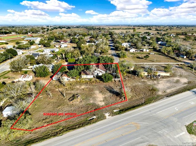 612 E Guadalupe, Runge, TX 78151