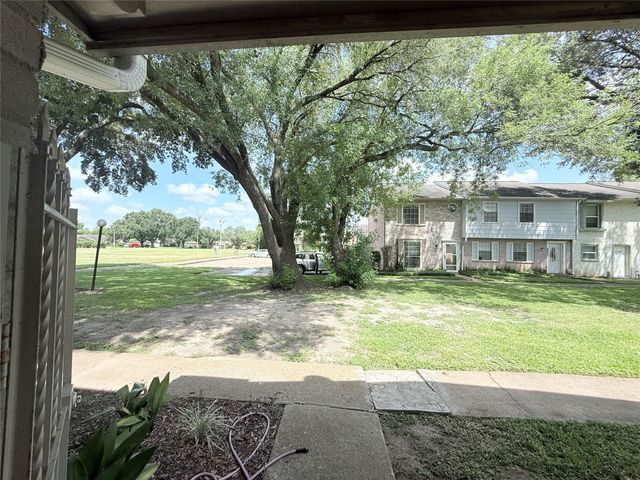 12875 High Star Drive, Houston, TX 77072