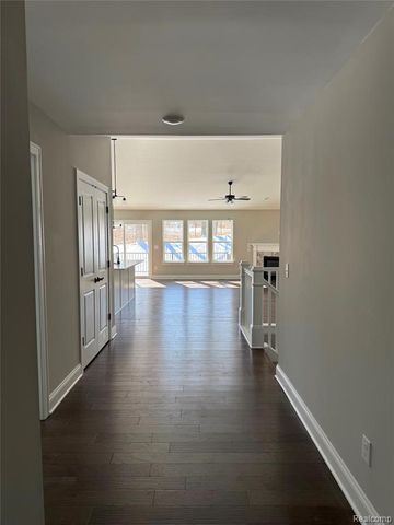 301 Canyon Creek Court 28, Howell, MI 48843