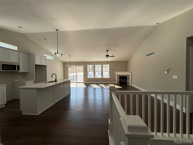 301 Canyon Creek Court 28, Howell, MI 48843