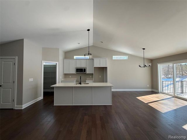301 Canyon Creek Court 28, Howell, MI 48843