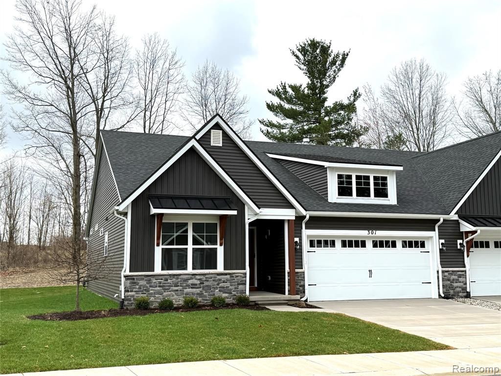 301 Canyon Creek Court 28, Howell, MI 48843