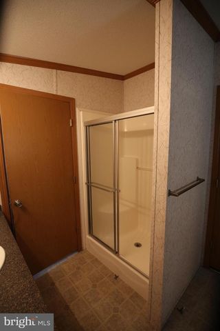 2437 LEBANON RD, Manheim, PA 17545