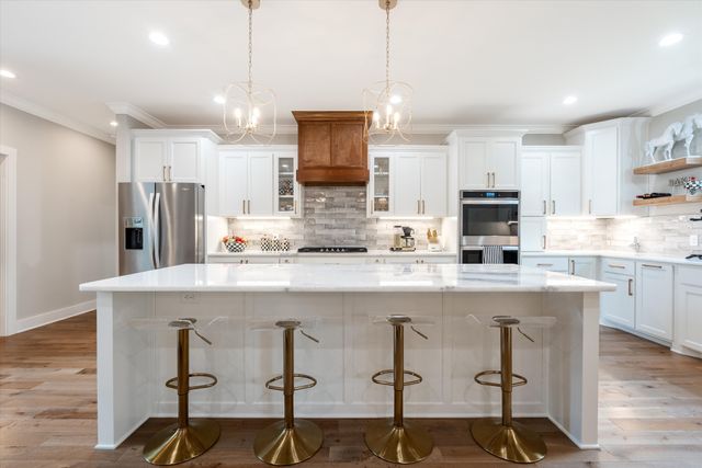 1030 Founders Ln, Portland, TN 37148