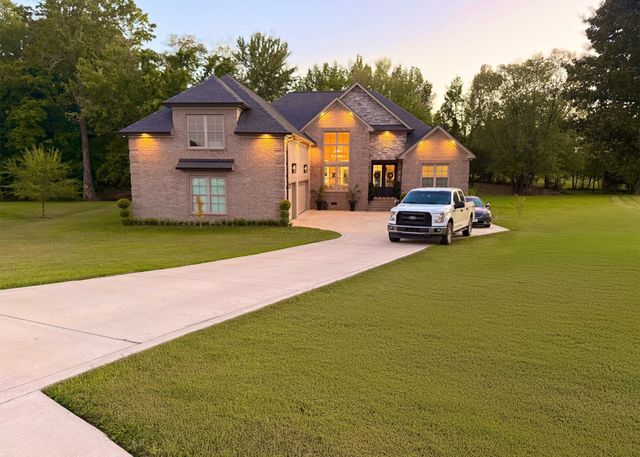1030 Founders Ln, Portland, TN 37148