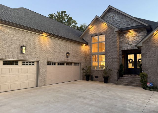 1030 Founders Ln, Portland, TN 37148
