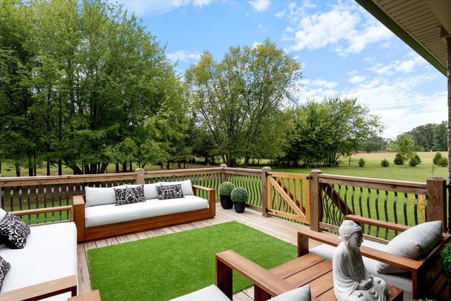 1030 Founders Ln, Portland, TN 37148