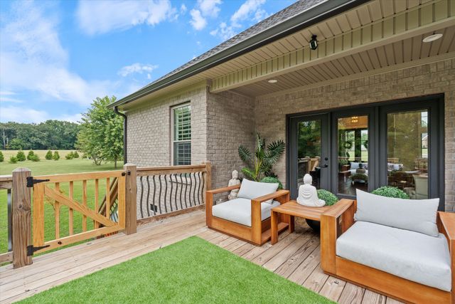 1030 Founders Ln, Portland, TN 37148