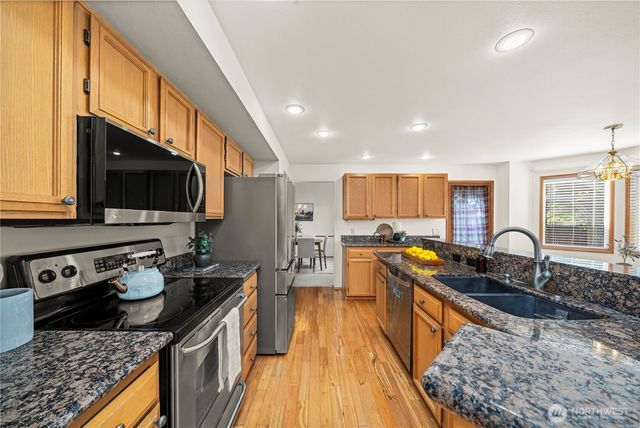 826 SW 347th Court, Federal Way, WA 98023