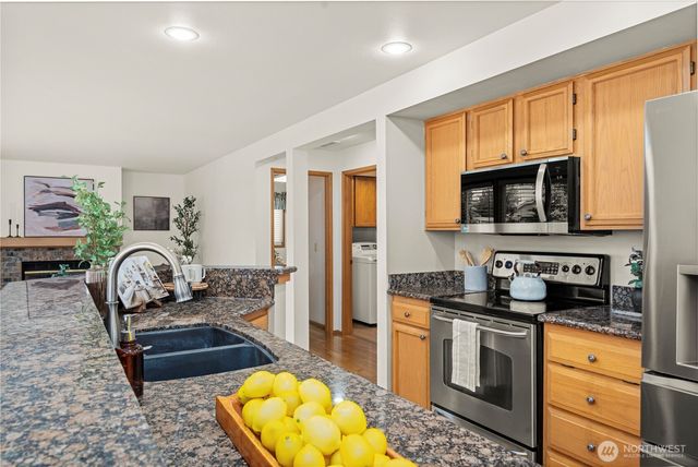 826 SW 347th Court, Federal Way, WA 98023