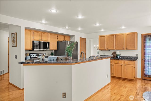 826 SW 347th Court, Federal Way, WA 98023
