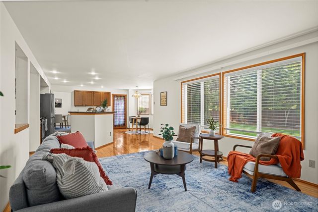 826 SW 347th Court, Federal Way, WA 98023