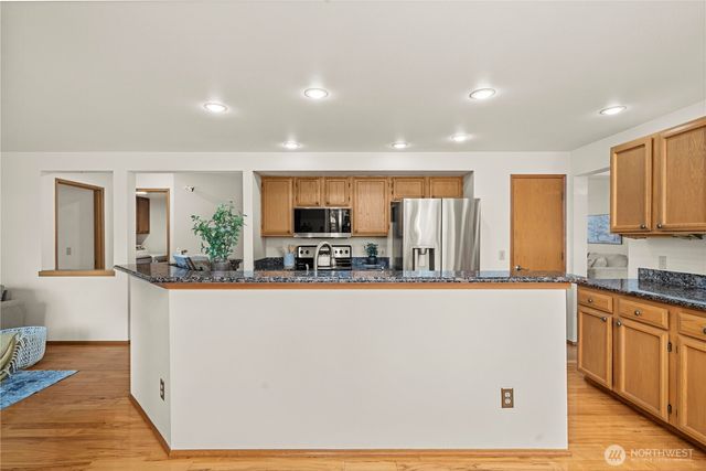 826 SW 347th Court, Federal Way, WA 98023